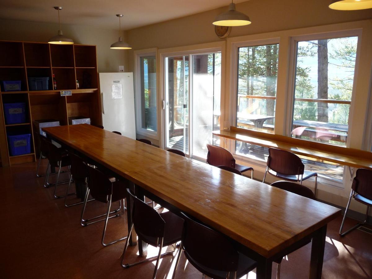 Canmore Alpine Hostel - Alpine Club Of Canada エクステリア 写真