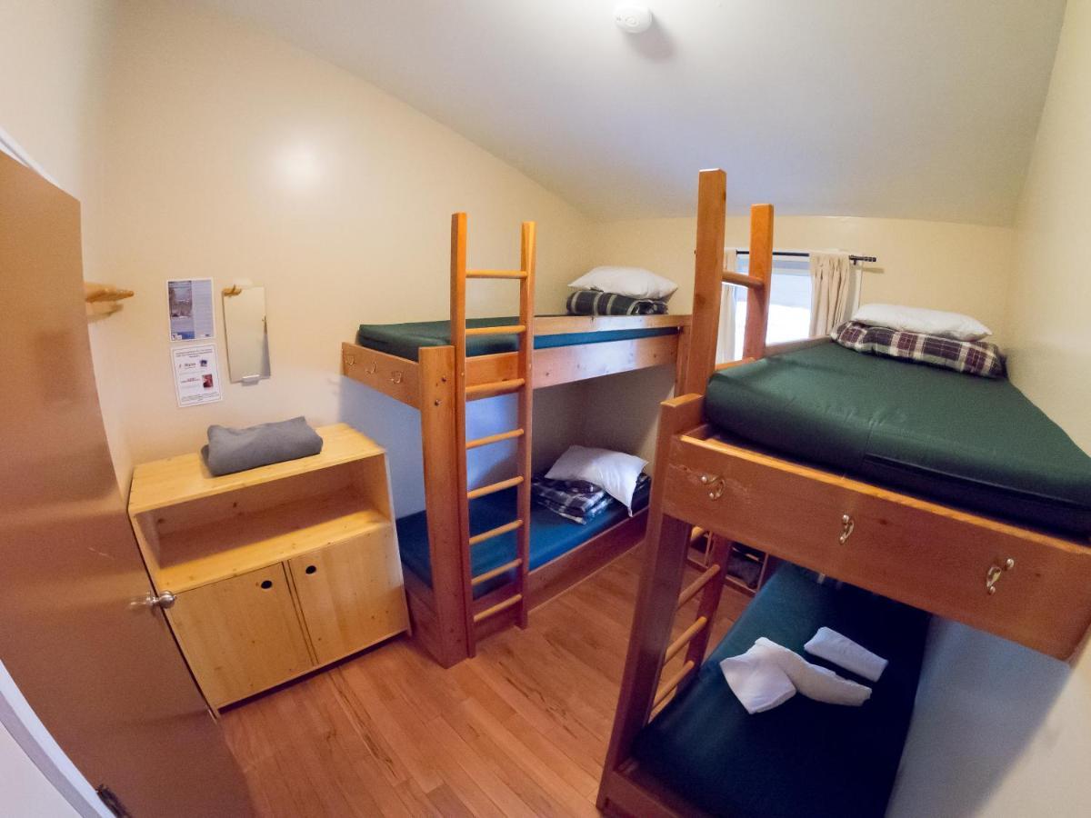 Canmore Alpine Hostel - Alpine Club Of Canada エクステリア 写真