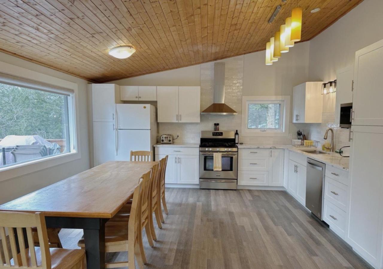 Canmore Alpine Hostel - Alpine Club Of Canada エクステリア 写真