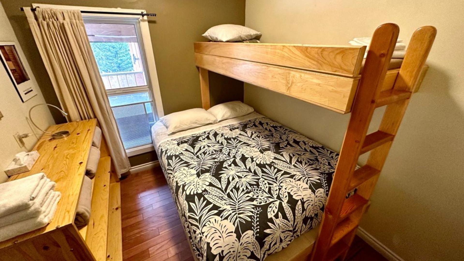 Canmore Alpine Hostel - Alpine Club Of Canada エクステリア 写真
