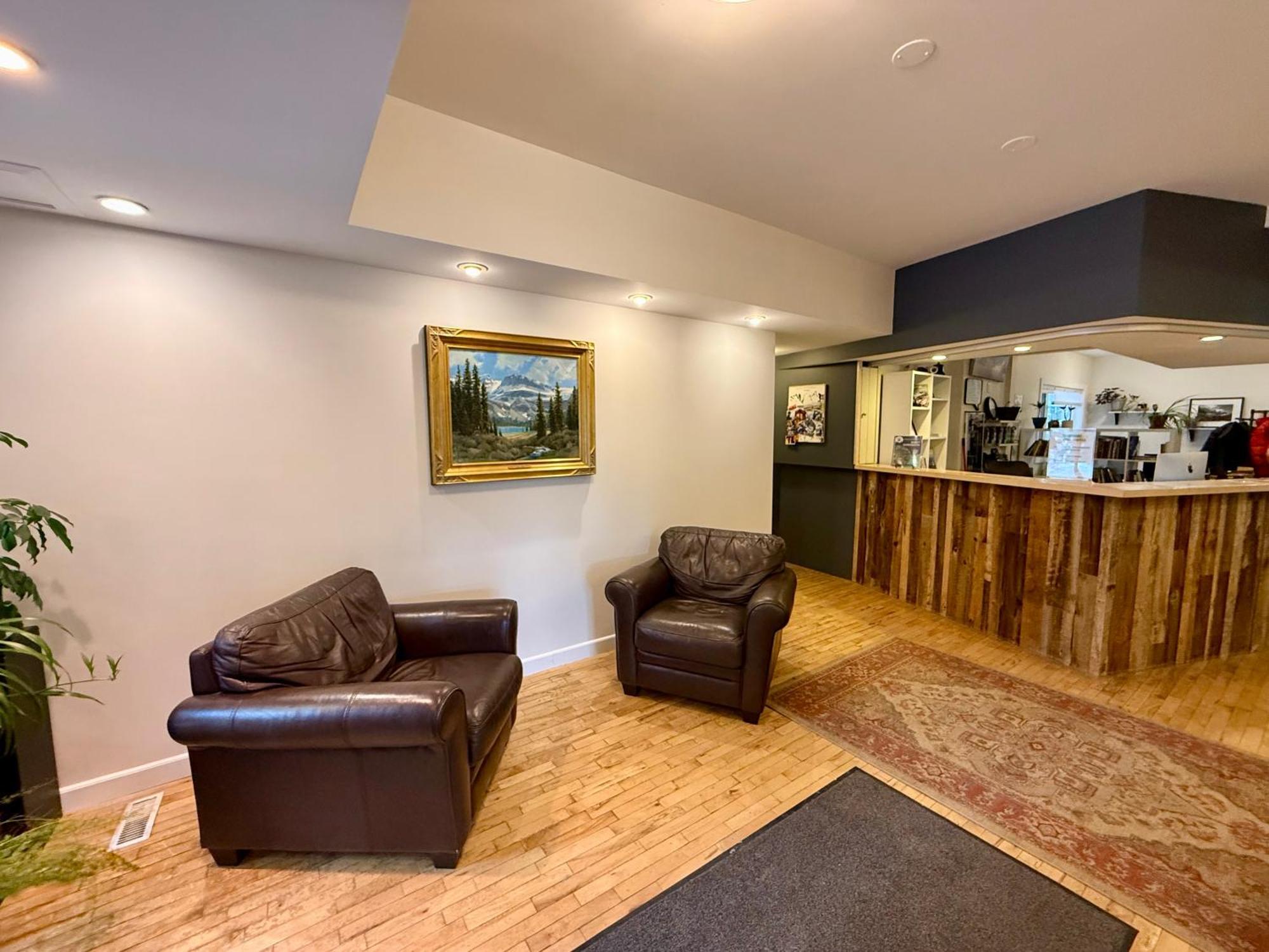 Canmore Alpine Hostel - Alpine Club Of Canada エクステリア 写真