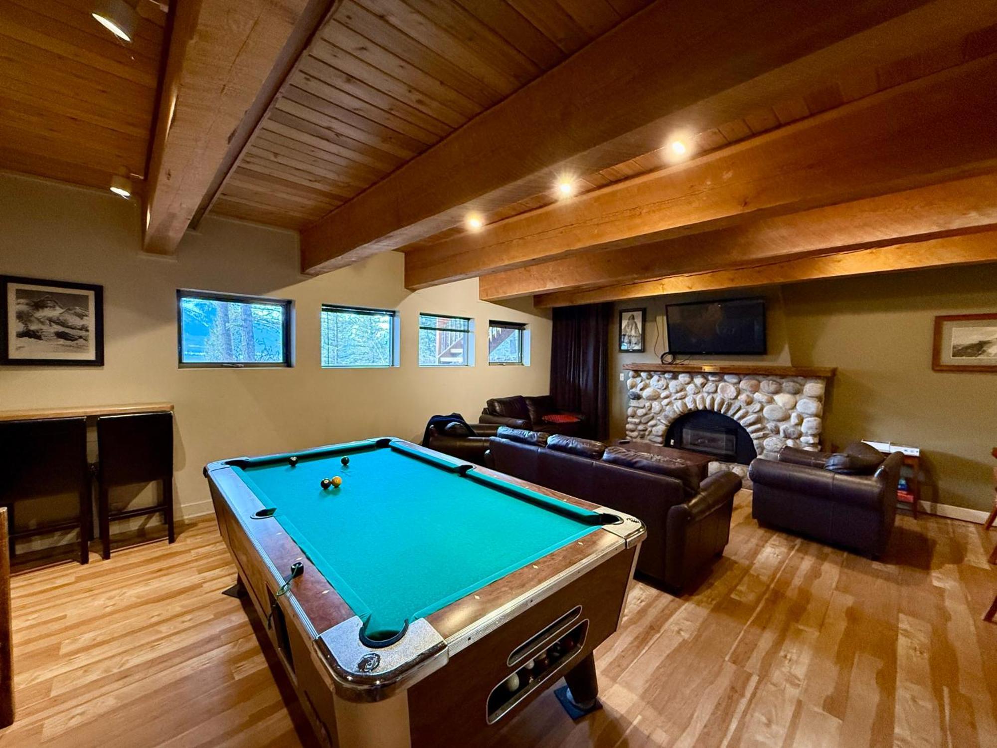 Canmore Alpine Hostel - Alpine Club Of Canada エクステリア 写真