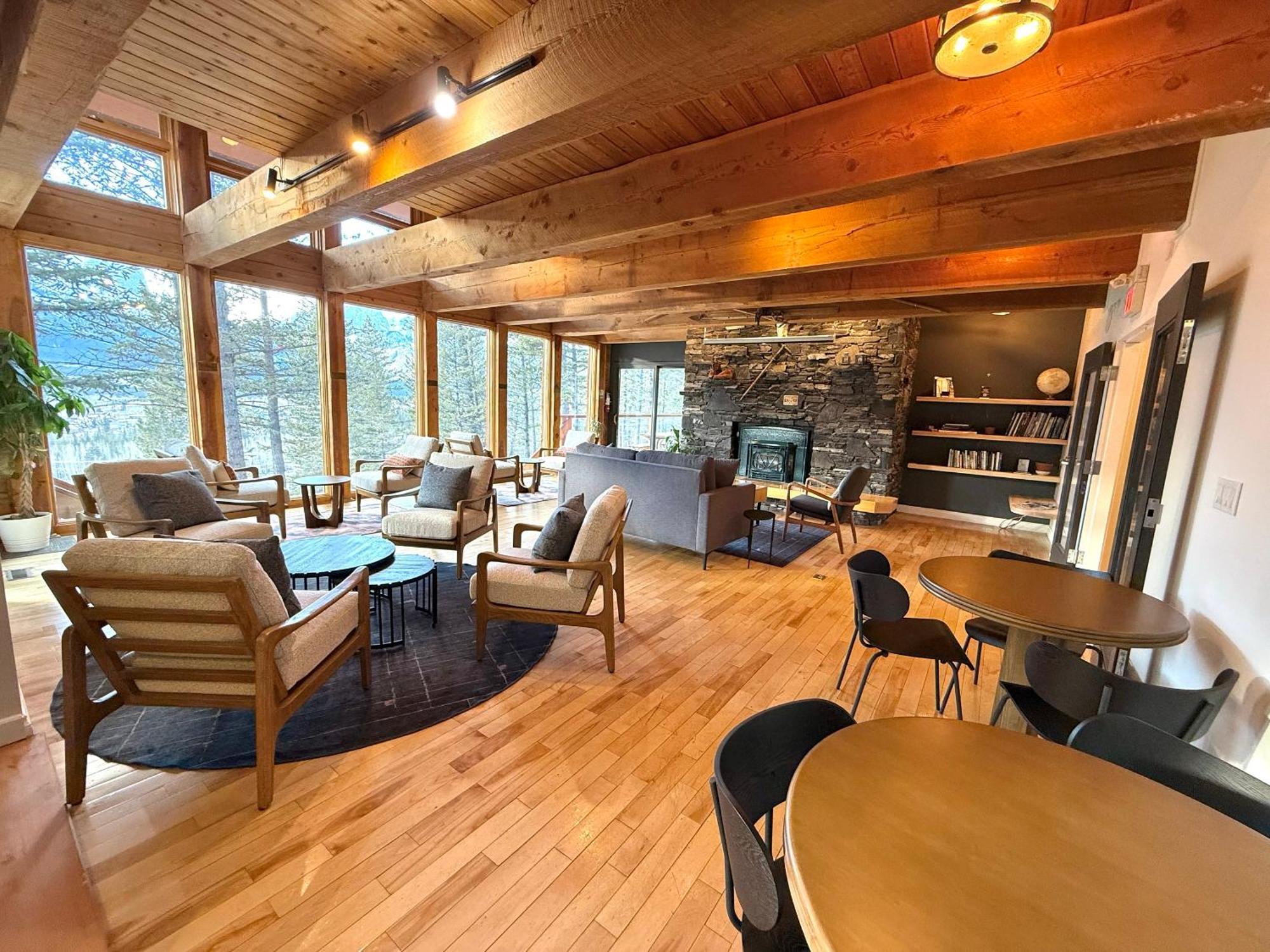 Canmore Alpine Hostel - Alpine Club Of Canada エクステリア 写真